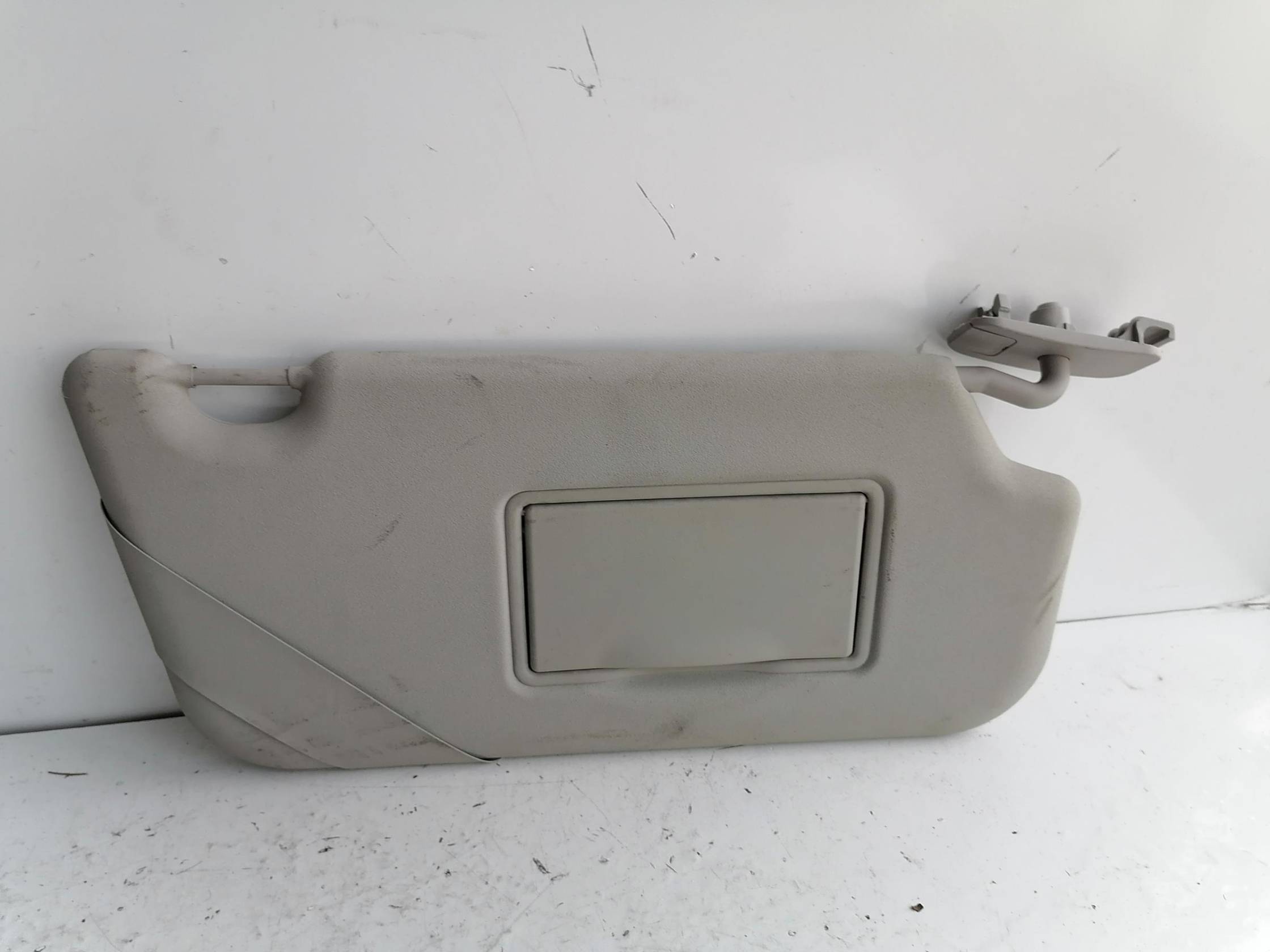 Aletta parasole parabrezza dx.